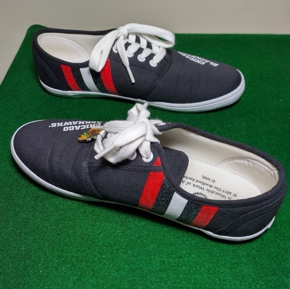 Chicago Blackhawks Bradford Exchange Wearable Art Shoes, Like New - Picture 10 of 10